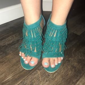 Penny Loves Kenny 6.5 Teal Fringe Heels